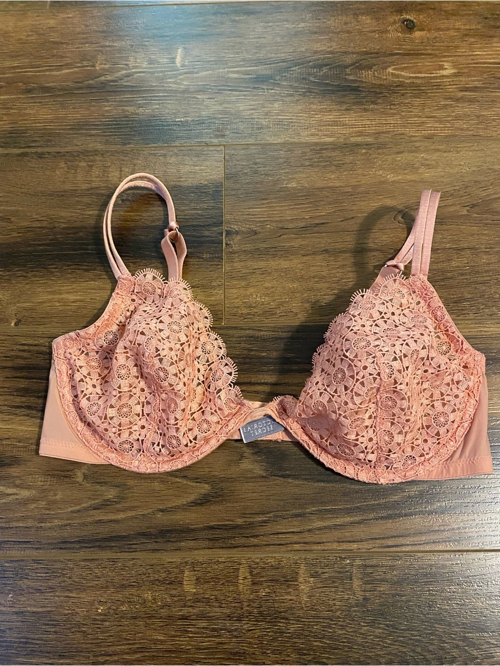 Victorias Secret lace bra unlined plunge size 36C rose